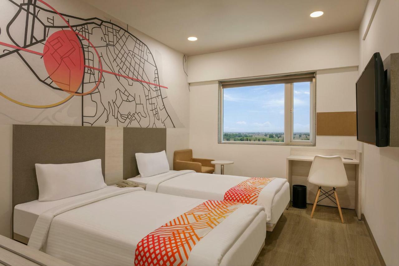 Ginger Sanand Otel Dış mekan fotoğraf