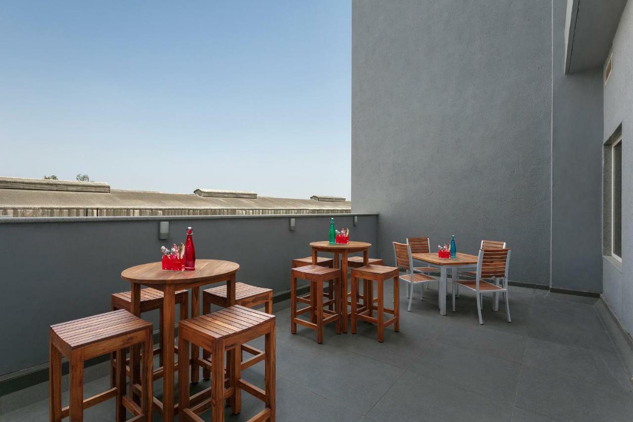 Ginger Sanand Otel Dış mekan fotoğraf