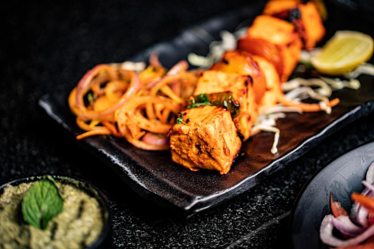 Ginger Sanand Otel Dış mekan fotoğraf